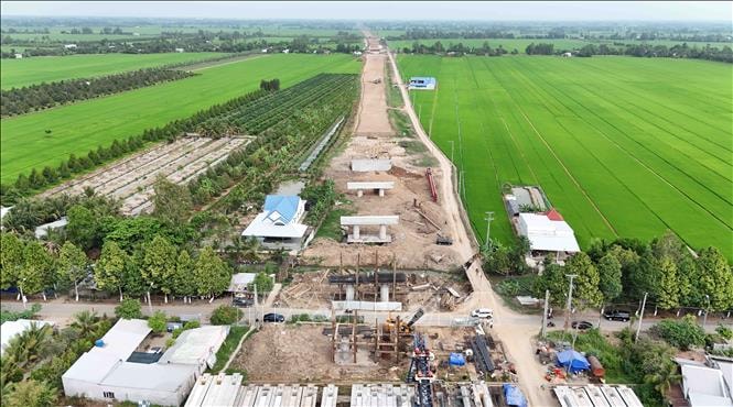 Cần Thơ siết chặt quản lý khai thác cát phục vụ dự án cao tốc trọng điểm