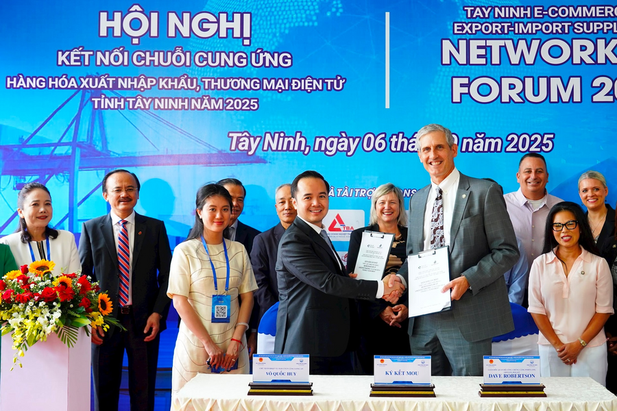 Cảng Quốc tế Long An ký kết hợp tác với Cảng Portland (Hoa Kỳ) và Cảng Gothenburg (Thụy Điển)