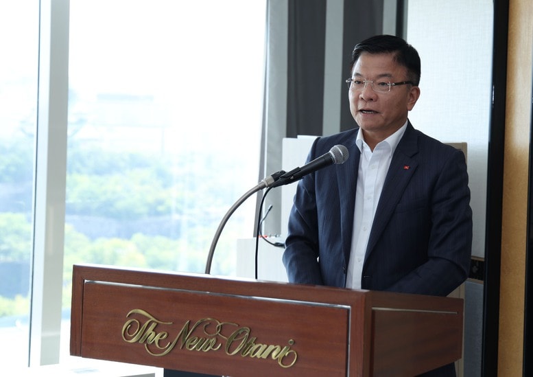 Phó thủ tướng Lê Thành Long tiếp các đối tác Nhật Bản tại Osaka