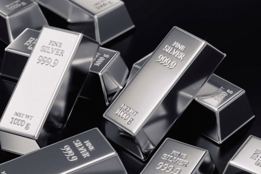 Nhu cầu đầu tư và công nghiệp đẩy giá bạc neo cao kỷ lục