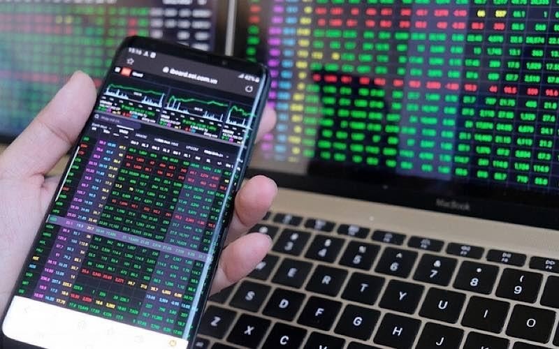 Thị trường giằng co, VN-Index lùi về 1.633 điểm