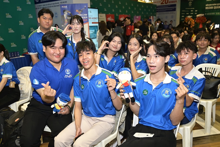 Hơn 1.000 sinh viên quy tụ về sự kiện hướng nghiệp ngành Quảng cáo sáng tạo