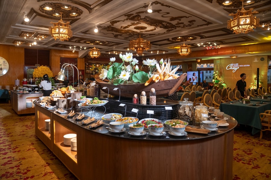 Vu Lan – dấu ấn yêu thương trong không gian Nhà hàng Hoa Mai