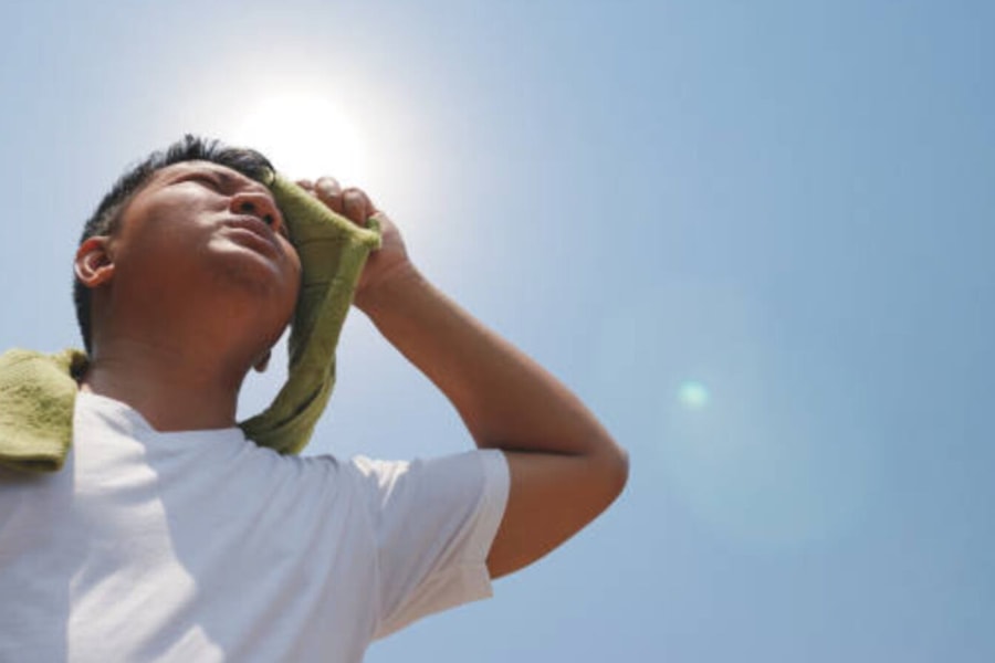 Nắng nóng và nguy cơ lão hóa sớm