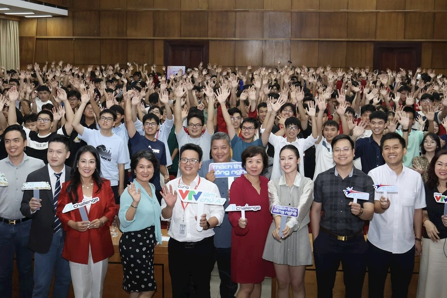 Gần 4.000 sinh viên tham gia Unitour “A.I thực chiến”, Đại học Bách khoa bùng nổ đăng ký