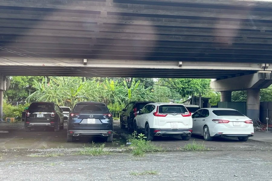 TP.HCM kiến nghị tận dụng không gian dạ cầu làm bãi giữ xe và khu thể thao