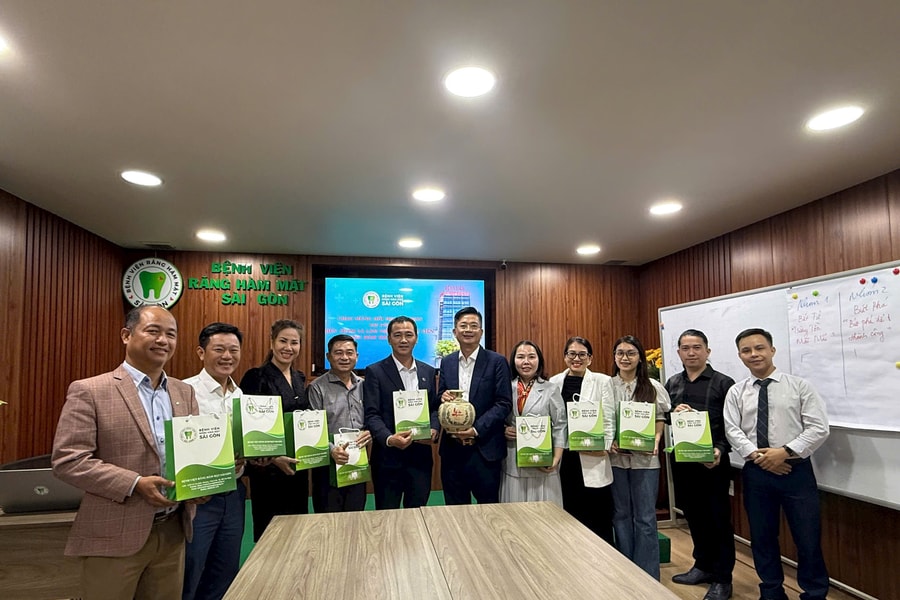 Hội Doanh nhân Sài Gòn thăm Bệnh viện Răng Hàm Mặt Sài Gòn