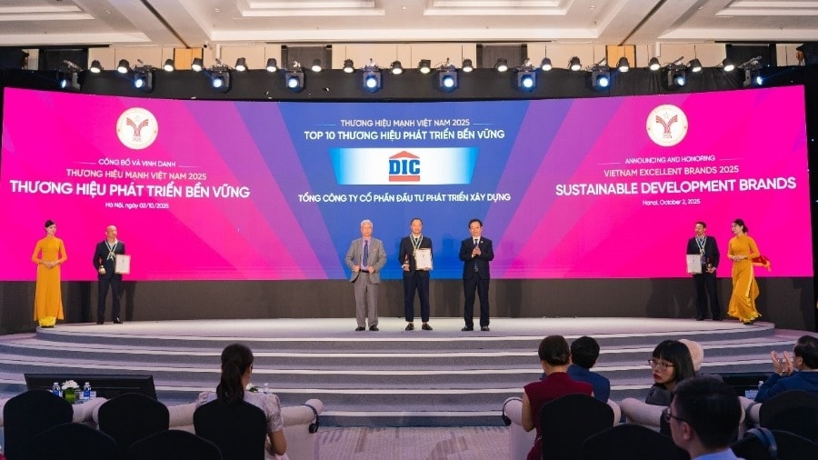 Tập đoàn DIC nhận danh hiệu Top 10 thương hiệu phát triển bền vững năm 2025