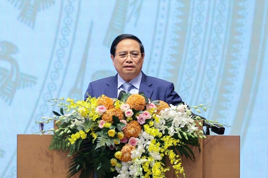 Doanh nhân cần “vươn xa ra biển, tiến sâu vào lòng đất, bay cao trên bầu trời”