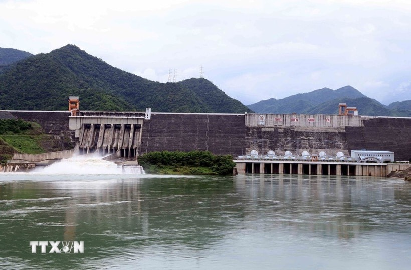Thủy điện Sơn La mở một cửa xả đáy để đảm bảo an toàn hồ chứa