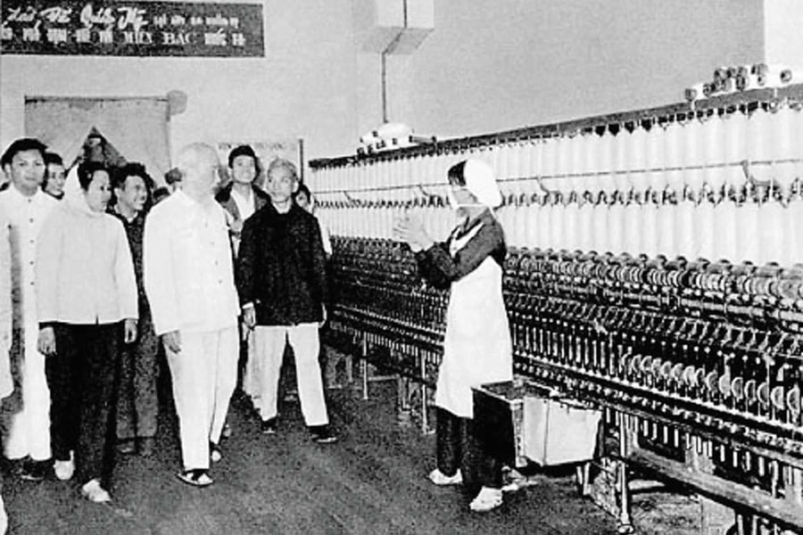 Doanh nhân Việt Nam dõi tìm truyền thống