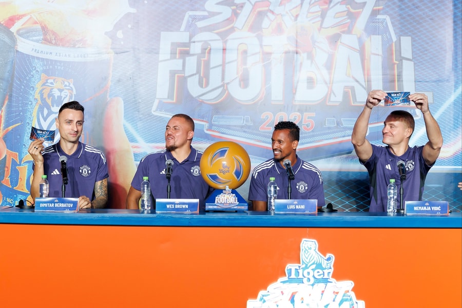 Bốn huyền thoại Manchester United đến Việt Nam