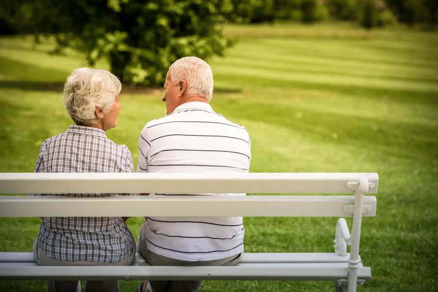 Vì sao phụ nữ sống thọ hơn nam giới?