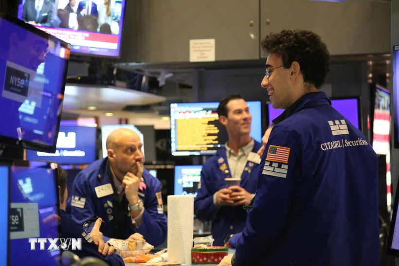 Phố Wall khởi sắc, chứng khoán toàn cầu đồng loạt tăng điểm