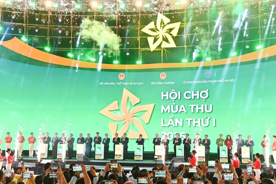 Khai mạc Hội chợ Mùa Thu lần thứ nhất - 2025: Kết nối con người với sản xuất, kinh doanh