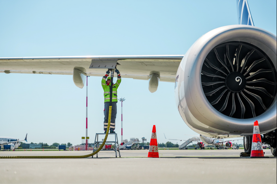 Những chuyến bay xanh nhẹ gánh carbon