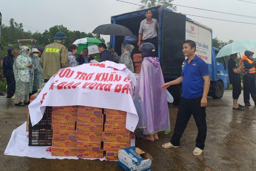 Saigon Co.op hỗ trợ người dân miền Trung ứng phó bão Kalmaegi