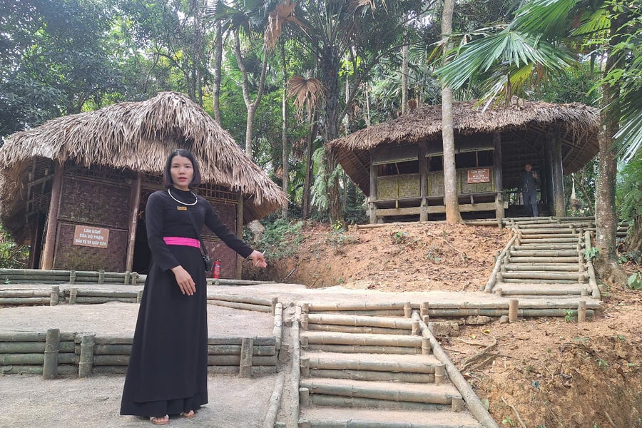 Hơn 100 cán bộ tuyên giáo - dân vận, báo chí - xuất bản TP.HCM tham gia hành trình "Hướng về cội nguồn Cách mạng"