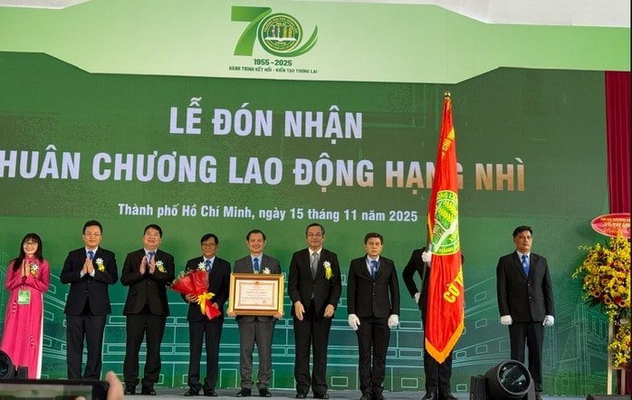 Trường Đại học Nông Lâm TP.HCM kỷ niệm 70 năm thành lập và đón nhận Huân chương Lao động hạng nhì