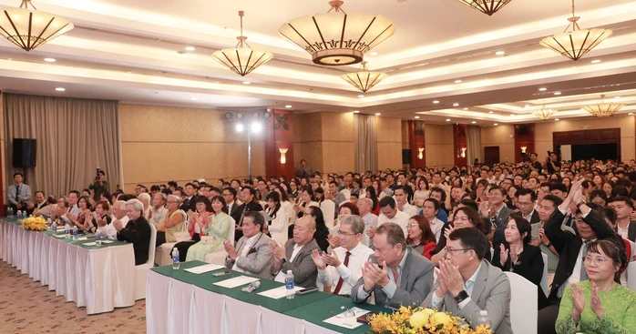 Tọa đàm “Đối thoại về chân dung thế hệ doanh nhân mới”