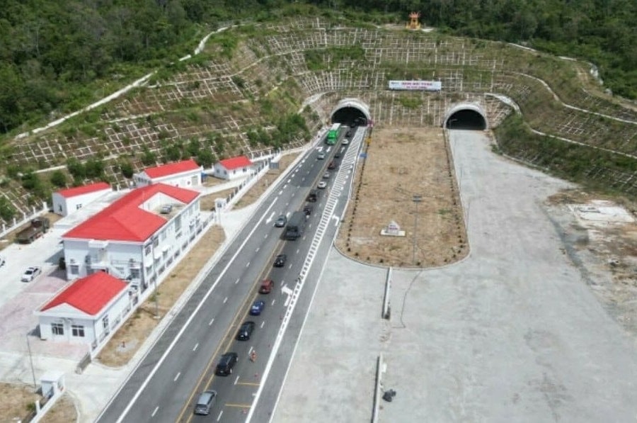 Đầu tư hoàn chỉnh hầm Núi Vung nhằm đồng bộ cao tốc Cam Lâm - Vĩnh Hảo