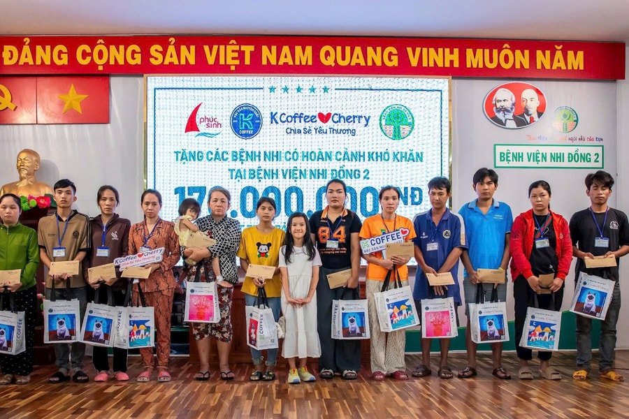 K Coffee & Cherry chia sẻ yêu thương: Trao 330 triệu đồng đồng hành cùng 44 bệnh nhi TP.HCM