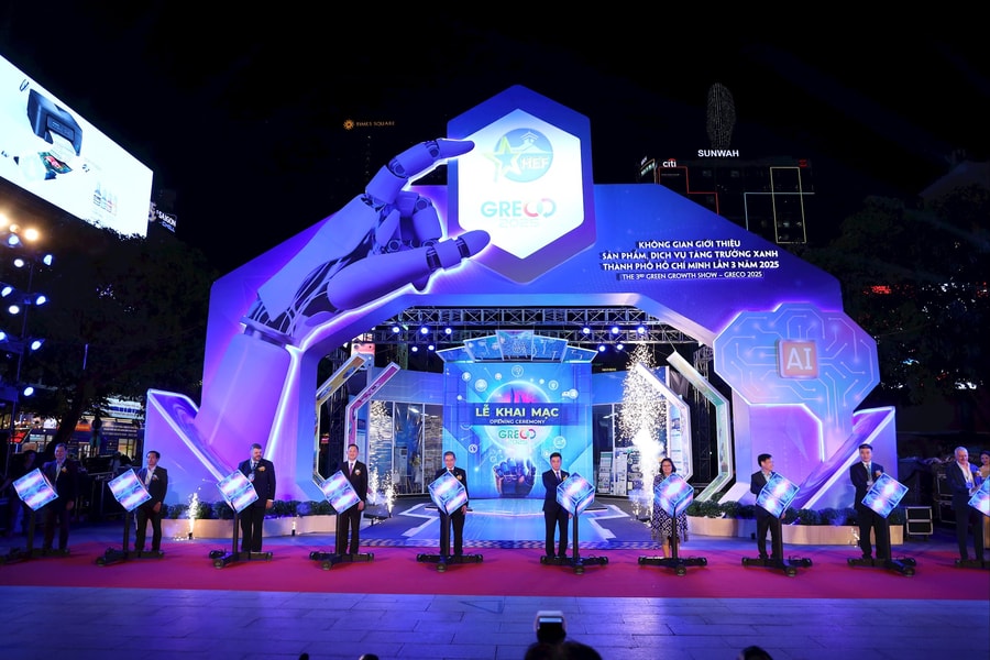 GRECO 2025 chính thức khai mạc tại phố đi bộ Nguyễn Huệ