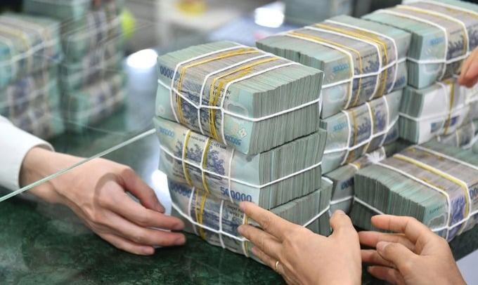 Tiền gửi dân cư lập kỷ lục mới, vượt mốc 7,8 triệu tỷ đồng