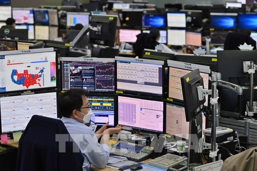 Chứng khoán châu Á bật tăng đầu tuần, trái ngược xu hướng giảm của Phố Wall