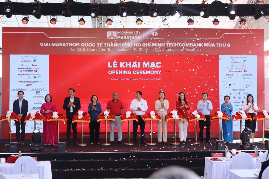 Khai mạc Giải Marathon Quốc tế TP.HCM Techcombank 2025