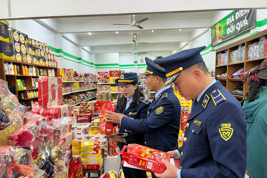 Chính phủ phát động cao điểm đấu tranh chống buôn lậu, hàng giả