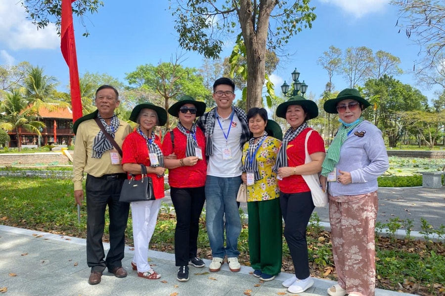 Sinh viên Lào, Campuchia tham gia hành trình về đất sen hồng