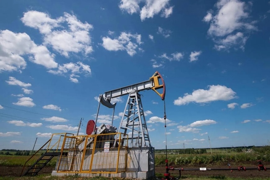 Nhà đầu tư thận trọng, giá dầu tiếp tục điều chỉnh