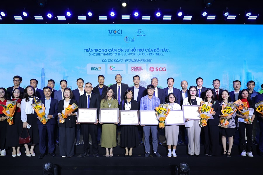 SCG và 7 công ty thành viên nhận giải thưởng CSI, có nhiều đóng góp cho cộng đồng