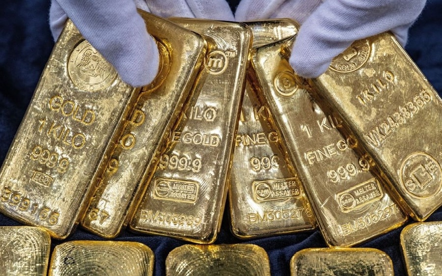 Vàng lập đỉnh 7 tuần nhờ Fed hạ lãi suất, bạc điều chỉnh sau chuỗi tăng nóng