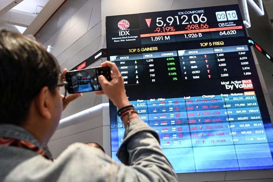 Chứng khoán châu Á chịu áp lực bán khi thị trường chờ loạt dữ liệu kinh tế Mỹ