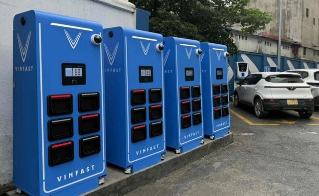 TP.HCM dự kiến triển khai 20.000 tủ đổi pin xe máy điện trên vỉa hè