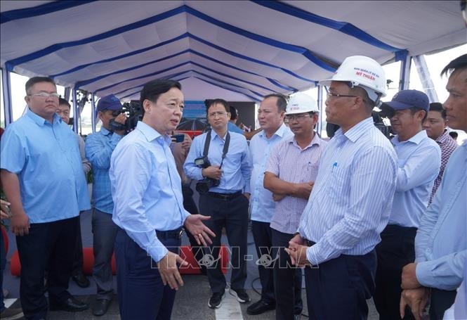 Phó Thủ tướng Trần Hồng Hà kiểm tra, chỉ đạo công tác thông xe cao tốc Cần Thơ - Cà Mau