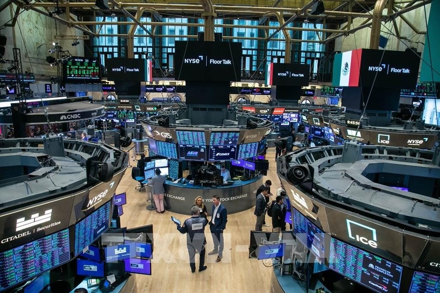 Chứng khoán Mỹ biến động mạnh, nhà đầu tư giằng co trước dữ liệu kinh tế