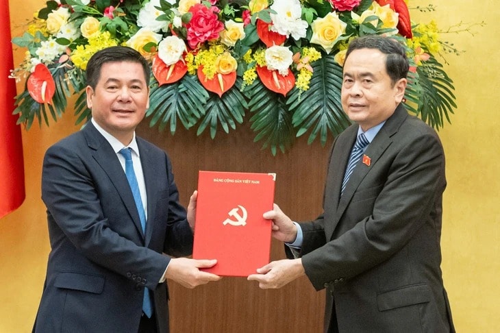 Bộ trưởng Bộ Công Thương Nguyễn Hồng Diên làm Phó Bí thư chuyên trách Đảng ủy Quốc hội