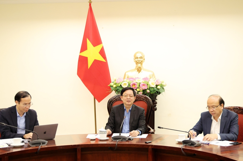 Hoàn thiện thể chế, xây dựng môi trường pháp lý ổn định, minh bạch