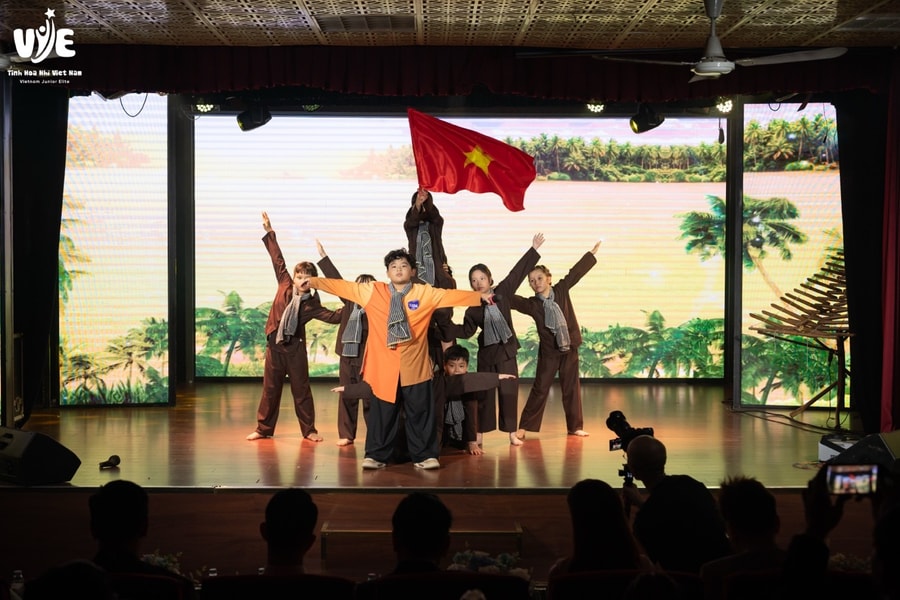 Bán kết Tinh Hoa Nhí Việt Nam phiên bản Nghệ Sĩ Nhí khép lại với nhiều cảm xúc