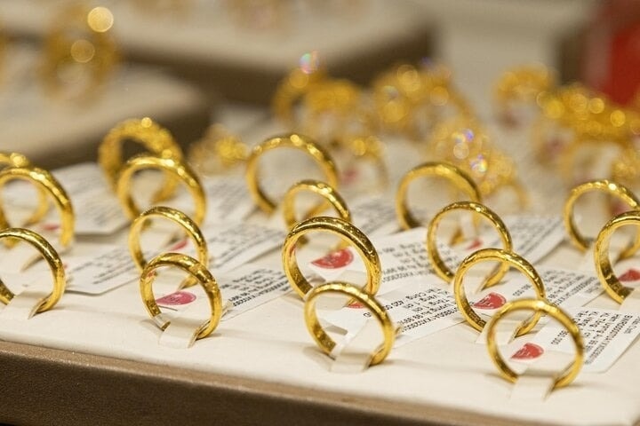 Vàng nhẫn dẫn dắt đà tăng, vàng miếng SJC giữ ổn định