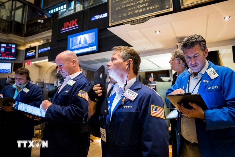 Cổ phiếu công nghệ dẫn dắt, Dow Jones lập đỉnh mới