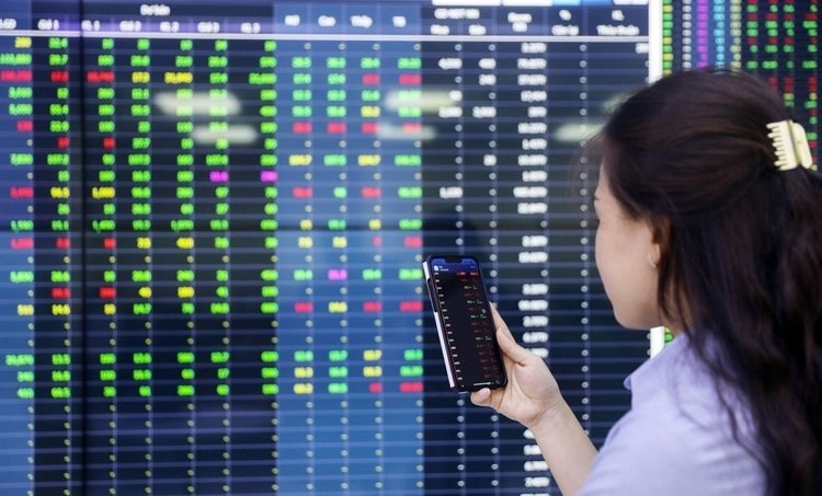 Nhà đầu tư cá nhân bùng nổ, thị trường chứng khoán có gần 11,9 triệu tài khoản