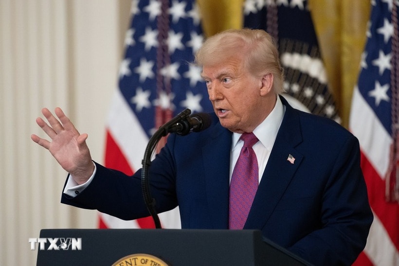 Tổng thống Trump kêu gọi áp trần lãi suất thẻ tín dụng 10%