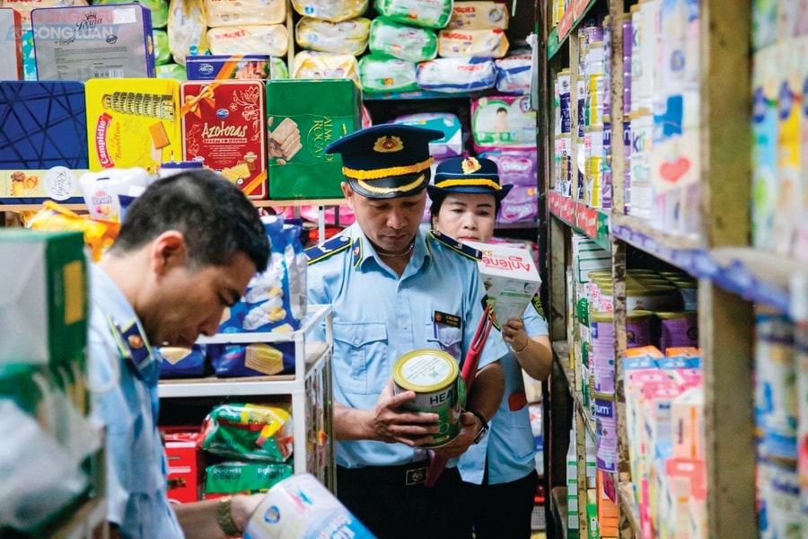 Chính phủ yêu cầu nâng mức xử phạt, xử lý nghiêm buôn lậu và hàng giả