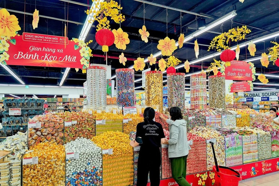 Bộ Công Thương yêu cầu bảo đảm nguồn cung hàng hóa, bình ổn thị trường dịp Tết Bính Ngọ 2026