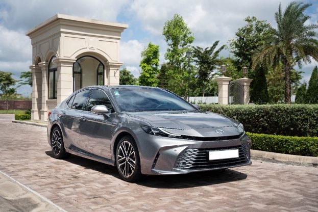 Toyota Camry HEV 2025 - biểu tượng dẫn đầu: Khi đẳng cấp và công nghệ hội tụ