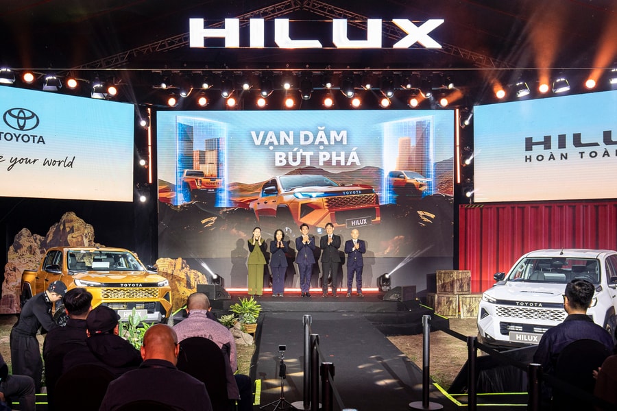 Toyota Việt Nam ra mắt Hilux hoàn toàn mới 2026